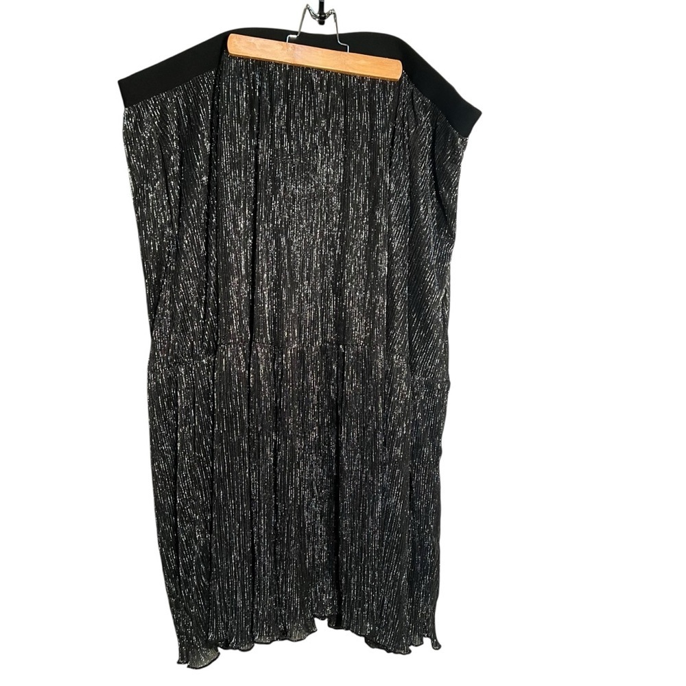 BloomChic Women's Plus Size 30 Pleated Maxi Skirt Black Silver Metallic Plisse